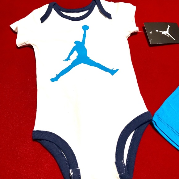 Nike Jordan Baby Newborn Infant 3 Piece Set NWT - Picture 2 of 4